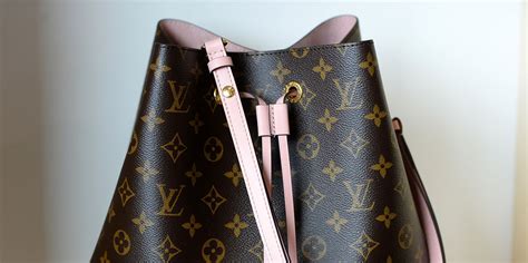 secchiello nero louis vuitton|Storia della Noé di Louis Vuitton, la borsa secchiello nata per .